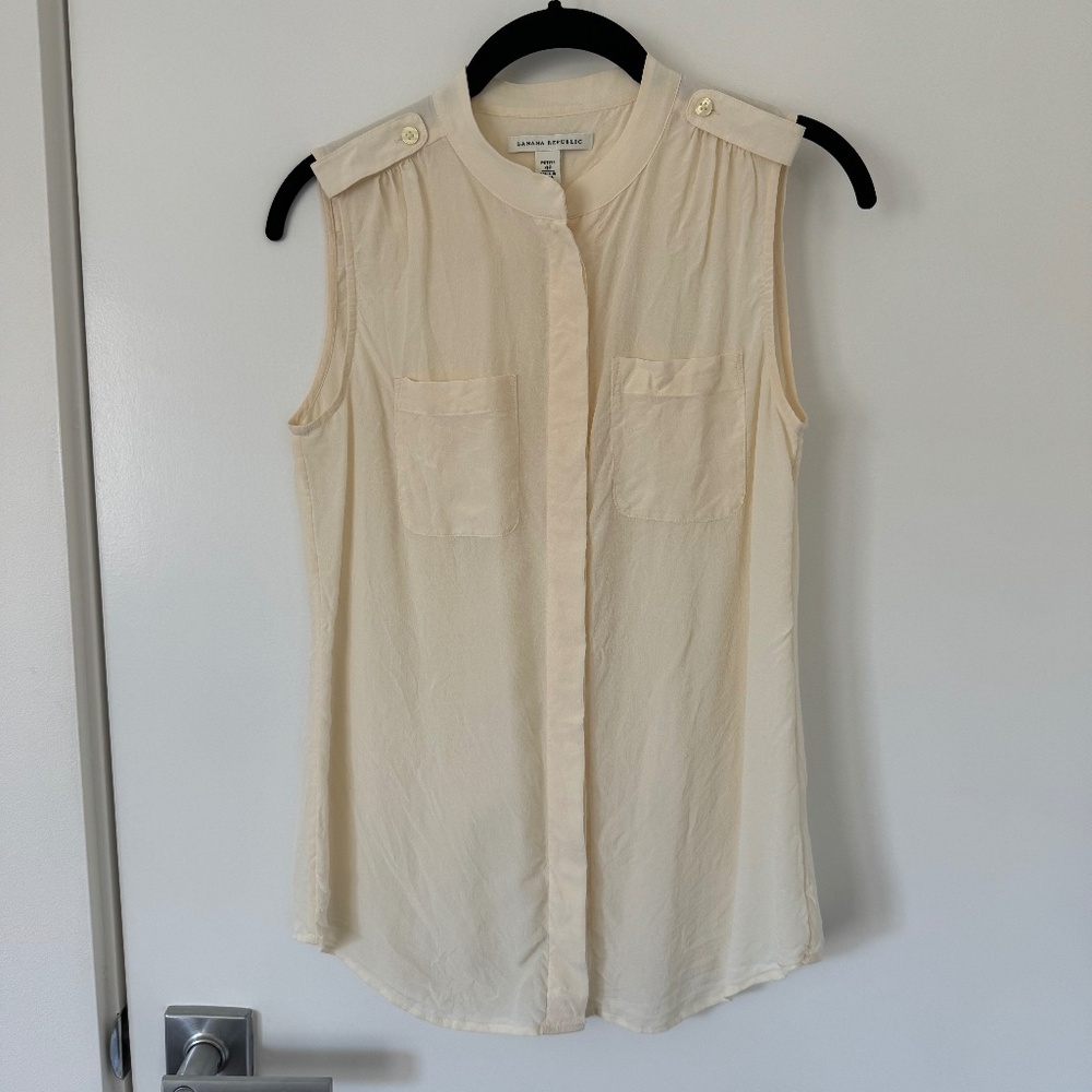 Banana Republic Silk Blouse Sleeveless Ivory Size 4 Petite